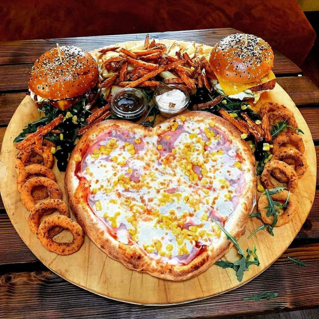 Giolli's Cafe and Pizzeria‬