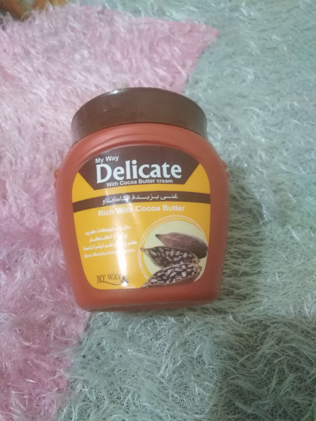 Délicate كريم مع زبدة الكاكاو